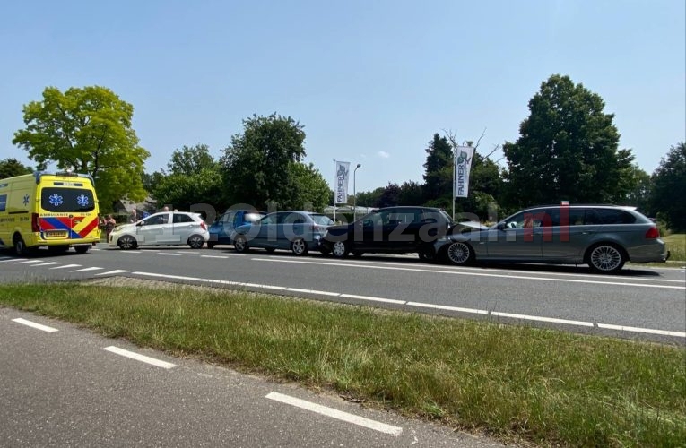 Kettingbotsing op Hengelosestraat, weg tussen Hengelo en Oldenzaal dicht