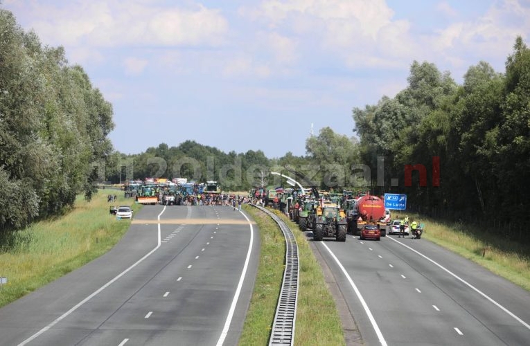 A1 bij De Lutte volledig afgesloten door blokkade boeren