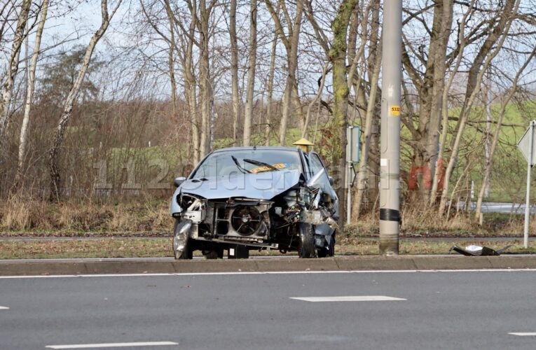 Twee auto’s total loss bij aanrijding Enschedesestraat Oldenzaal