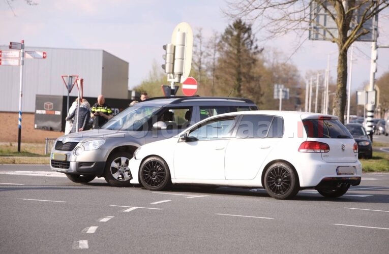 Aanrijding op kruispunt Enschedesestraat/Eektestraat Oldenzaal