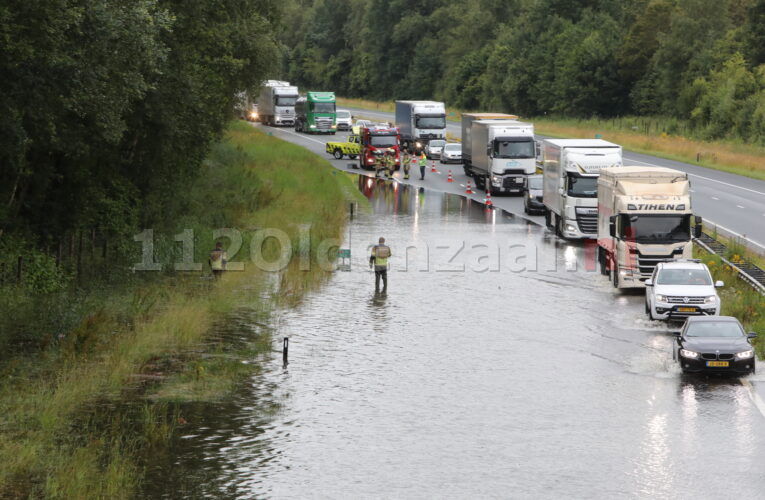 Vertraging op snelweg A1 door wateroverlast