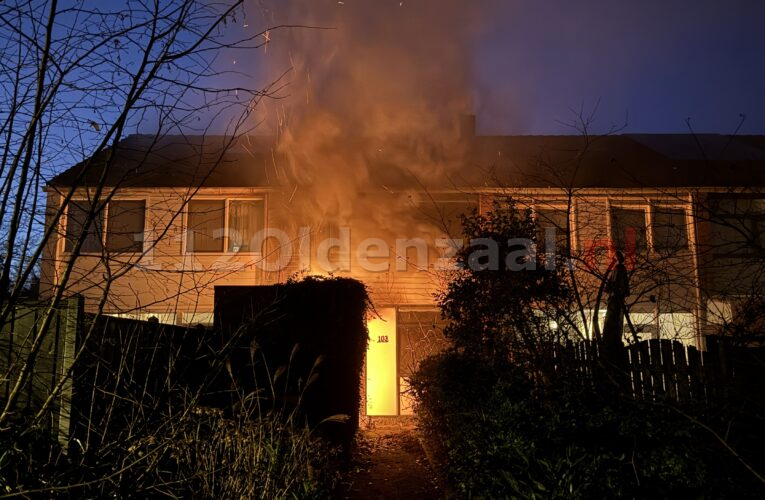 VIDEO: Uitslaande woningbrand in Oldenzaal